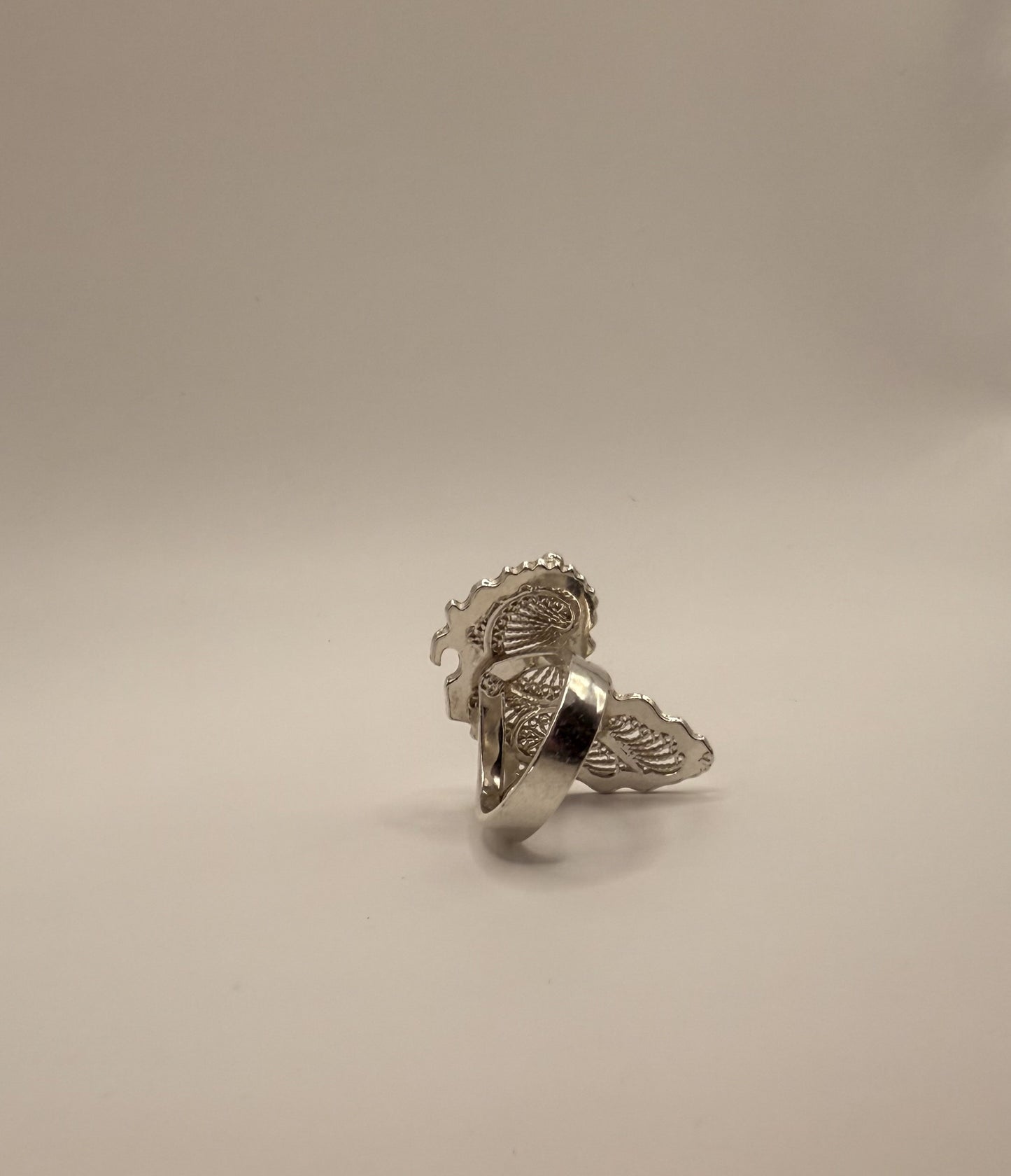 Doomi Afrik 925 silver ring on neutral background – Yafato Jewelry.